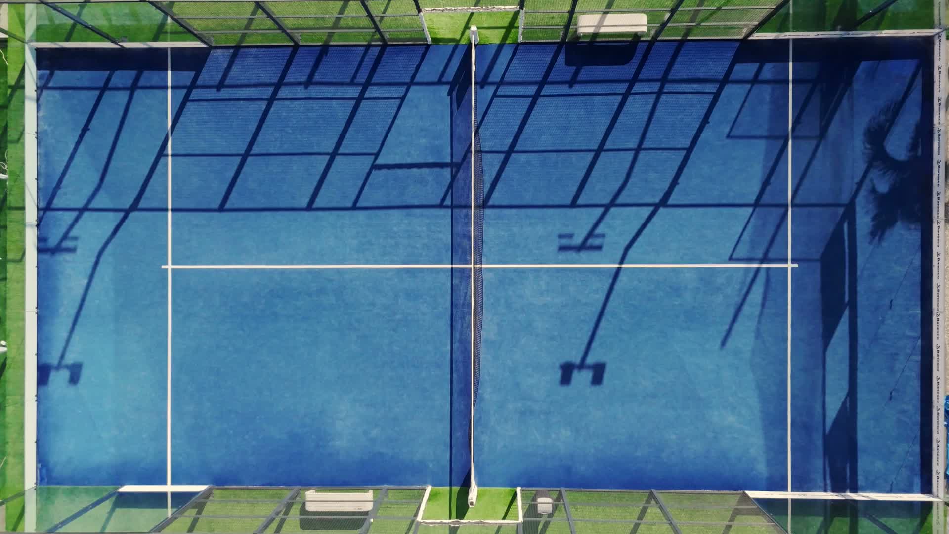 Vista aérea de um court de padel
